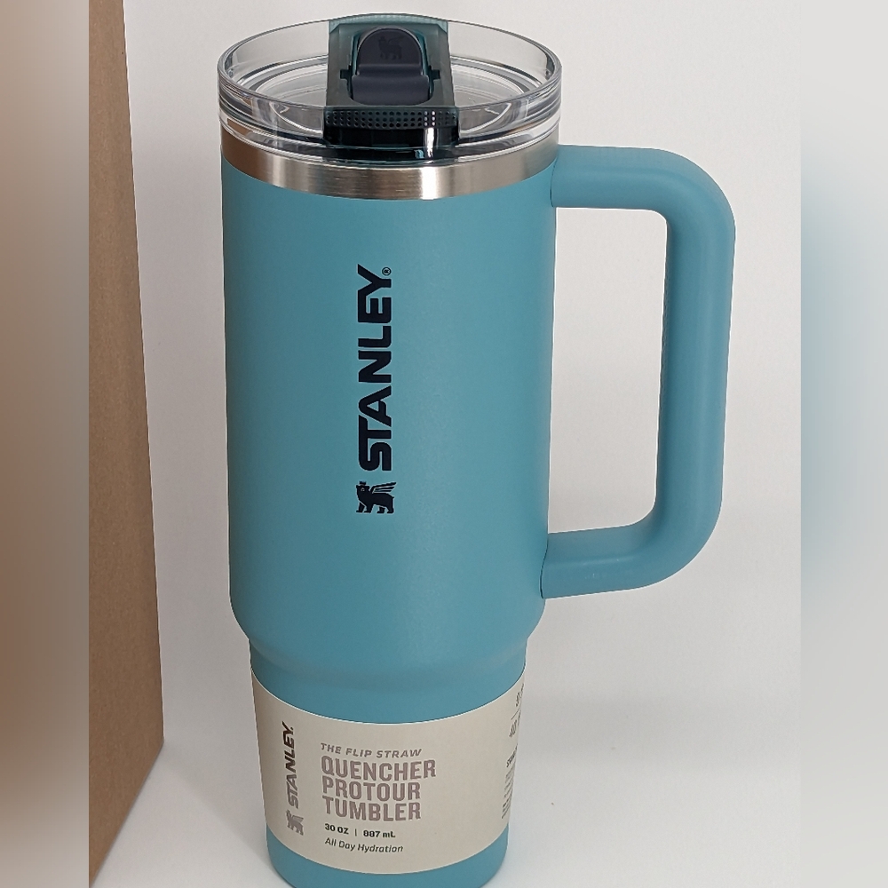 NEW Stanley cup The Quencher ProTour Flip Straw Tumbler 40 OZ - Agave☃️